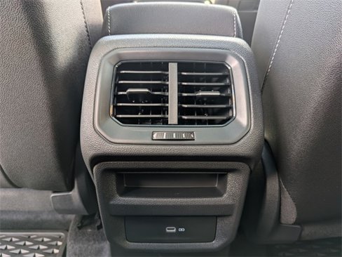 New 2025 Volkswagen Taos SE image 24