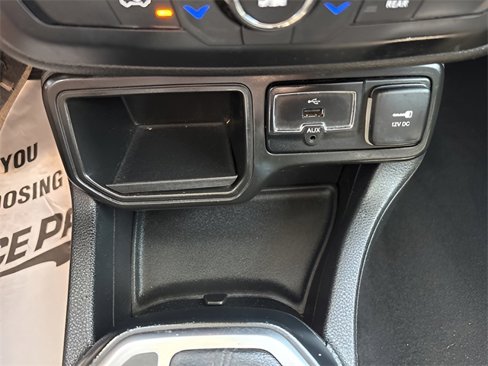 Used 2018 Jeep Renegade Altitude image 15