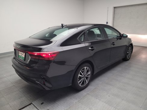 Used 2023 Kia Forte LXS image 9