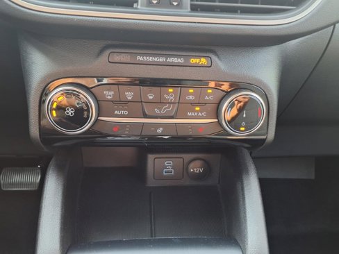 Certified 2022 Ford Escape SE w/ Cold Weather Package image 20