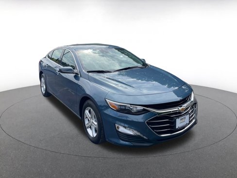 Used 2024 Chevrolet Malibu LT image 3
