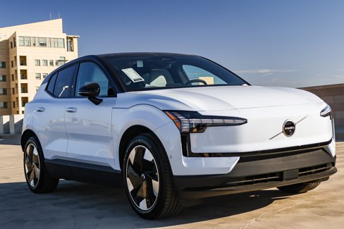 New 2025 Volvo EX30 Ultra w/ Protection Package Premier image 3