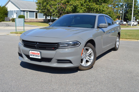 Used 2019 Dodge Charger SXT image 3