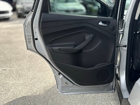 Used 2017 Ford Escape SE w/ Equipment Group 201A image 11