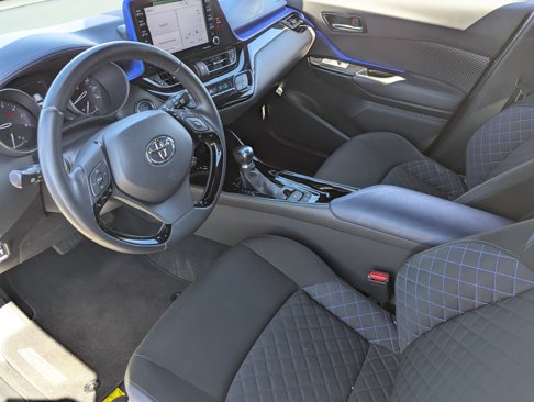 Used 2021 Toyota C-HR XLE image 15