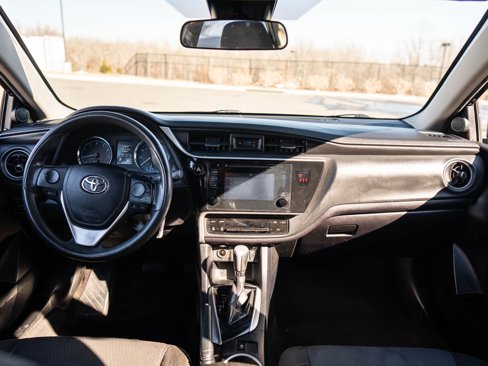 Used 2018 Toyota Corolla LE image 19