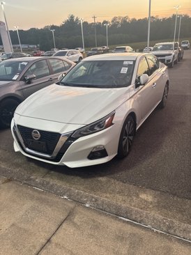Used 2022 Nissan Altima 2.5 SL image 1