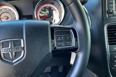 Used 2018 Dodge Grand Caravan SE image 17