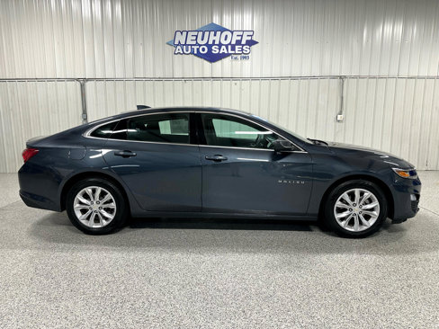 Used 2021 Chevrolet Malibu LT image 1