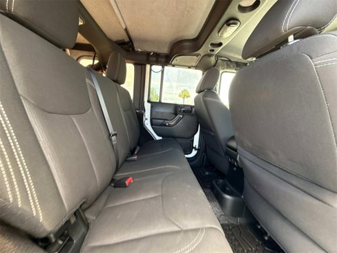 Used 2018 Jeep Wrangler Unlimited Sahara image 17