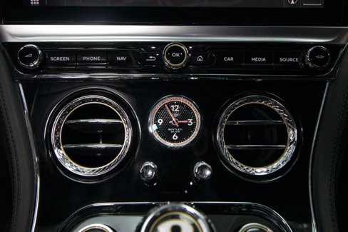 Used 2020 Bentley Continental GT V8 image 31