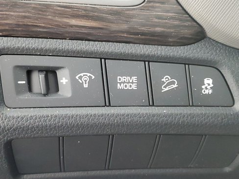 Used 2017 Hyundai Santa Fe Sport image 25