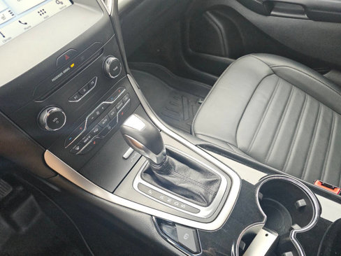 Used 2017 Ford Edge SEL w/ Equipment Group 201A image 18