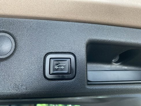 Used 2019 Chevrolet Equinox LT image 10