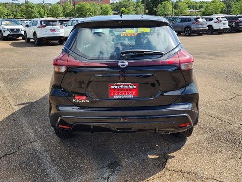 Certified 2025 Nissan Kicks Play S image 26
