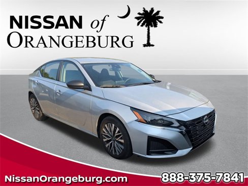 Used 2024 Nissan Altima 2.5 SV image 1