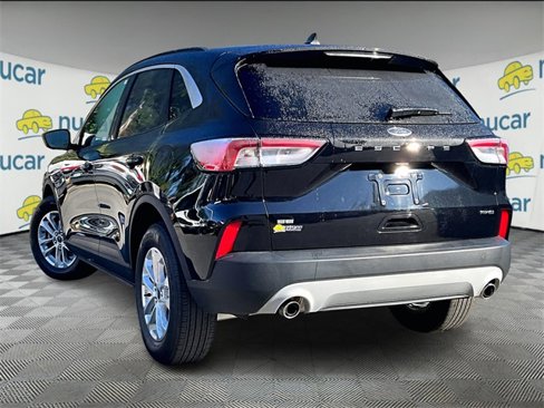 Used 2022 Ford Escape SE w/ Cold Weather Package image 2