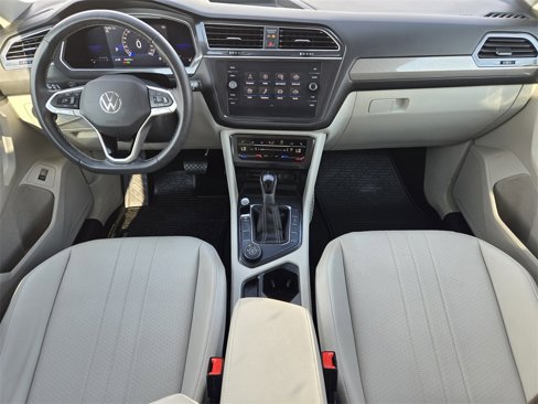 Used 2022 Volkswagen Tiguan SE image 27