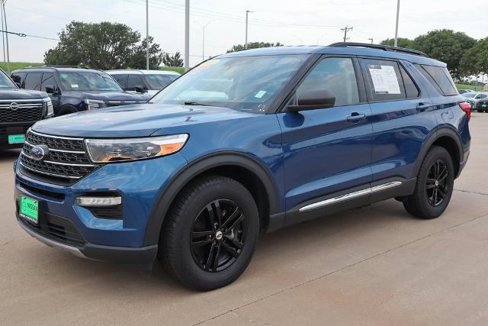 Used 2022 Ford Explorer XLT w/ Equipment Group 202A image 3