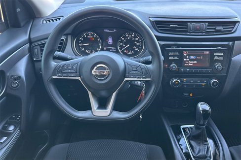 Used 2018 Nissan Rogue Sport S image 16