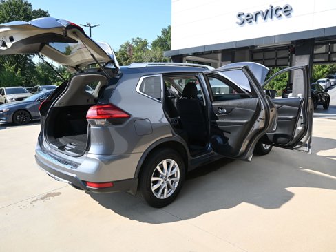Used 2017 Nissan Rogue SV image 14