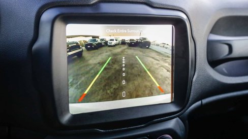 Certified 2023 Jeep Renegade Latitude image 24