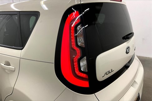 Used 2018 Kia Soul EV image 22