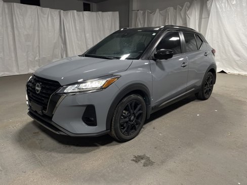 Used 2023 Nissan Kicks SR image 3