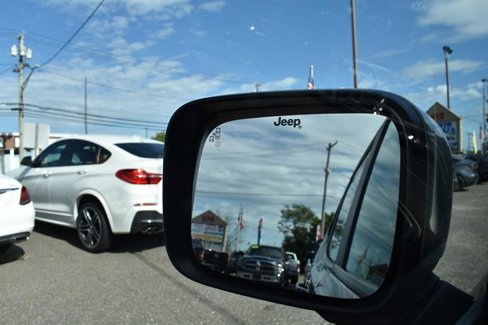 Used 2016 Jeep Renegade Limited image 13
