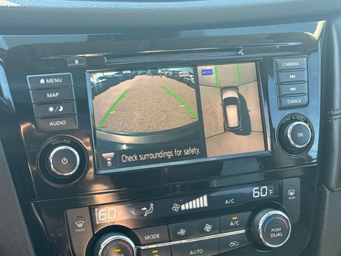 Used 2018 Nissan Rogue SL w/ Premium Package image 5