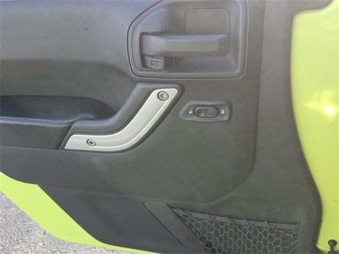 Used 2016 Jeep Wrangler Unlimited Rubicon image 27