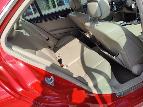 Used 2013 Mercedes-Benz C 250 Sedan image 15
