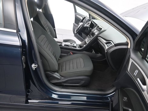 Used 2020 Ford Fusion SE image 13