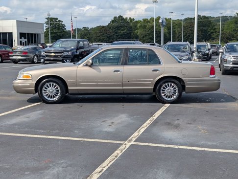 Used 2002 Ford Crown Victoria image 5