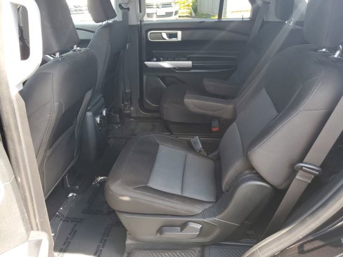 Used 2022 Ford Explorer XLT image 29