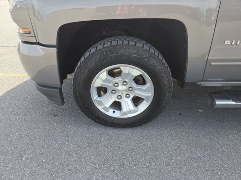 Used 2017 Chevrolet Silverado 1500 LT w/ All Star Edition image 11