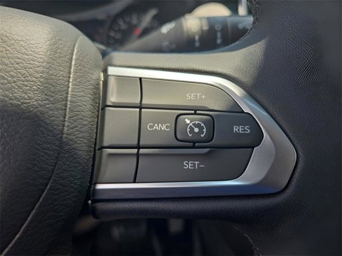 New 2025 Jeep Compass Latitude image 29