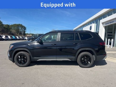 New 2025 Volkswagen Atlas Peak Edition SE image 3