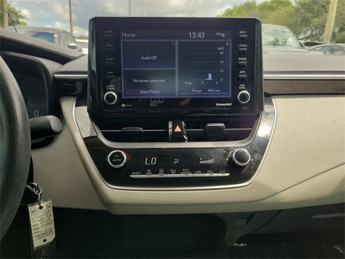 Used 2022 Toyota Corolla LE image 18