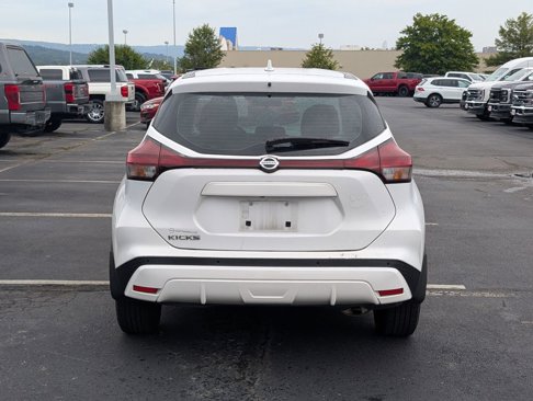 Used 2021 Nissan Kicks S image 6