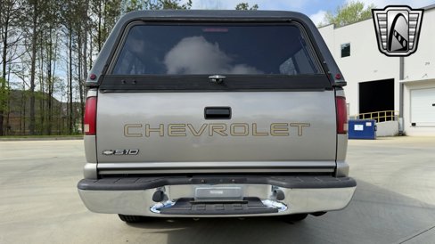 Used 2002 Chevrolet S10 Pickup LS w/ LS Preferred Equipment Group image 8