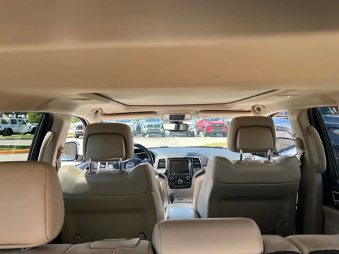 Used 2017 Jeep Grand Cherokee Limited w/ Luxury Group II image 11