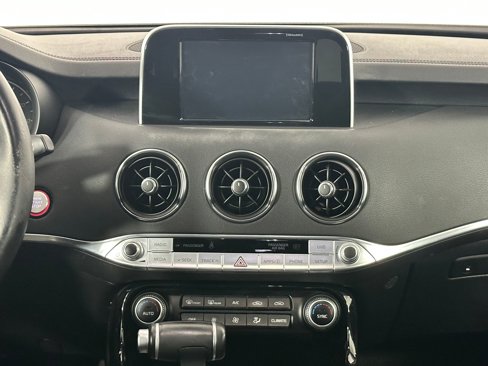 Used 2019 Kia Stinger image 22