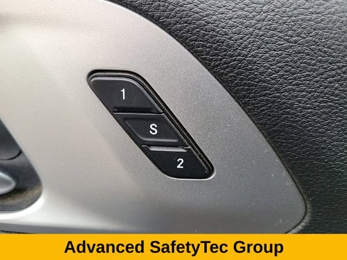 Used 2018 Chrysler Pacifica Limited image 19