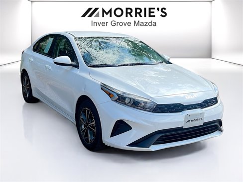 Used 2023 Kia Forte LXS image 3