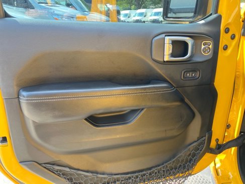 Used 2018 Jeep Wrangler Unlimited Sahara image 24