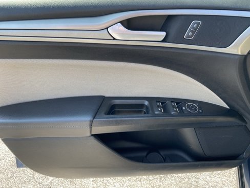 Used 2018 Ford Fusion S image 19