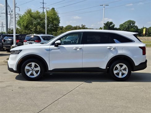 Used 2022 Kia Sorento LX image 3