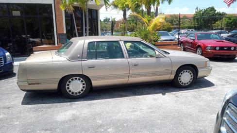 Used 1998 Cadillac De Ville image 4