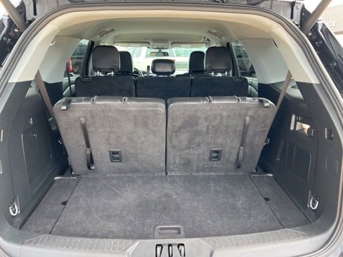 Used 2024 Ford Explorer XLT w/ Equipment Group 202A image 16